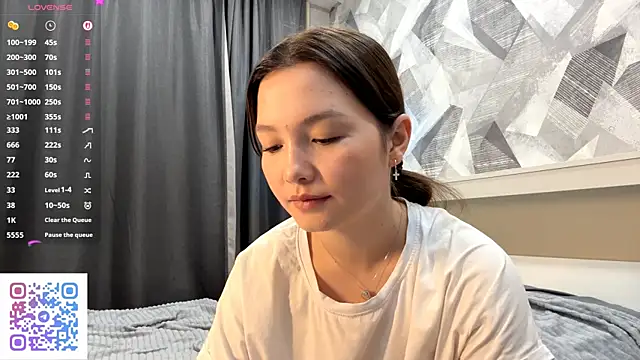 KiraVelvet online show from October 2025 07:12:01 PM