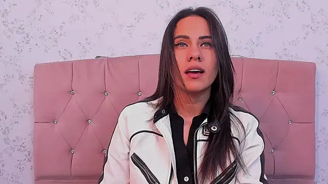 Maddy-Johnson- online show from September 2025 03:50:02 AM