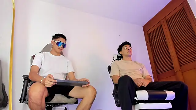 sotooliver3 online show from November 2025 08:07:01 PM