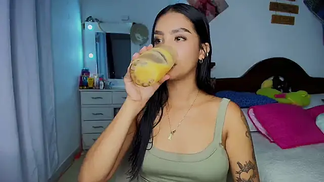 Snapshot of mia_yireth chatting on October 2025 01:39:03 AM mia yireth online show from October 2025 01:39:03 AM