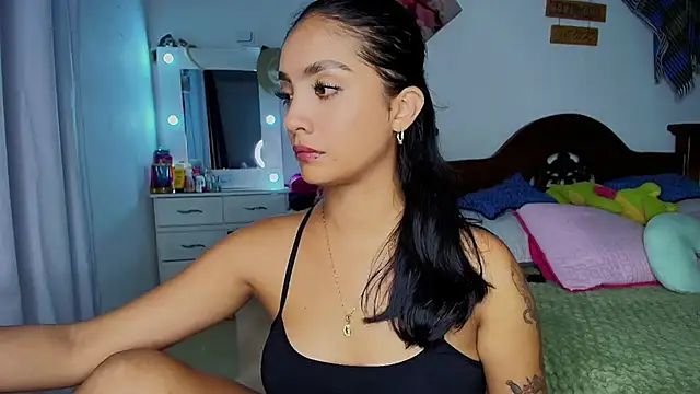 Snapshot of mia_yireth chatting on October 2025 01:53:02 AM mia yireth online show from October 2025 01:53:02 AM