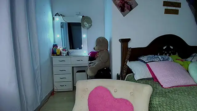 Snapshot of mia_yireth chatting on October 2025 12:24:01 AM mia yireth online show from October 2025 12:24:01 AM