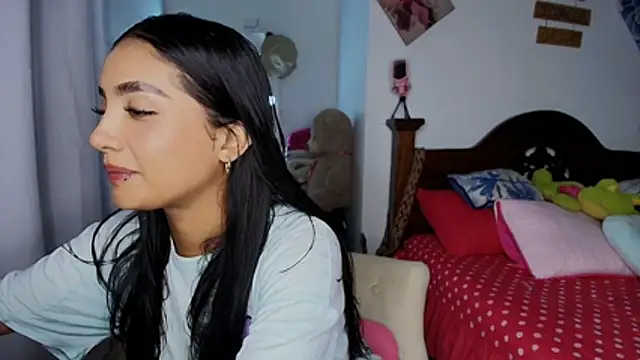 Snapshot of mia_yireth chatting on October 2025 12:51:02 AM mia yireth online show from October 2025 12:51:02 AM