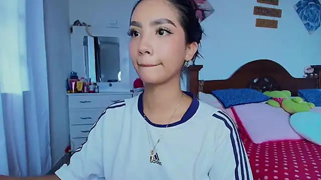 Snapshot of mia_yireth chatting on October 2025 05:14:01 PM mia yireth online show from October 2025 05:14:01 PM