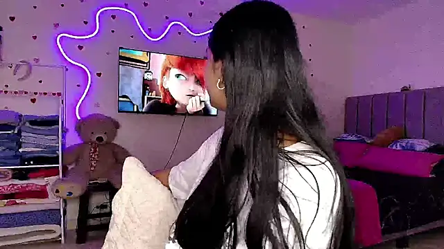 mia yireth online show from February 2026 11:13:01 PM