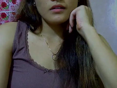 Snapshot of Amira90 chatting on September 2025 09:42:02 AM Amira90 online show from September 2025 09:42:02 AM