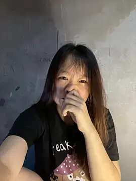 Snapshot of Hinne07 chatting on November 2025 01:48:01 AM Hinne07 online show from November 2025 01:48:01 AM