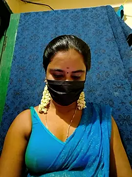 mini-queen online show from October 2025 07:34:01 PM