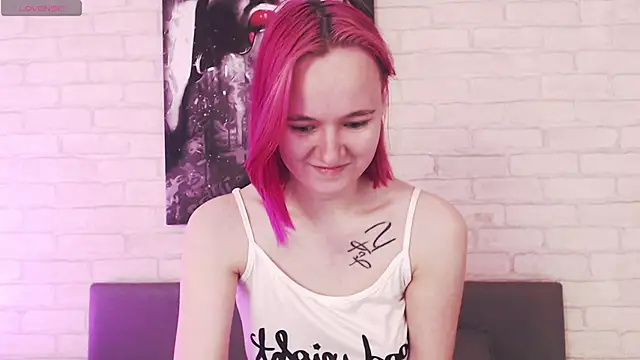 Ericha Stone online show from September 2025 01:28:01 AM