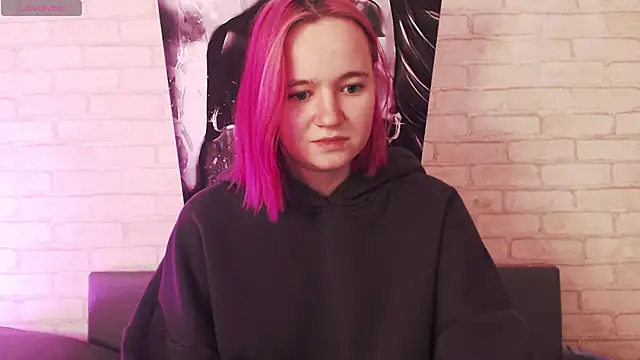 Ericha Stone online show from September 2025 01:41:02 AM