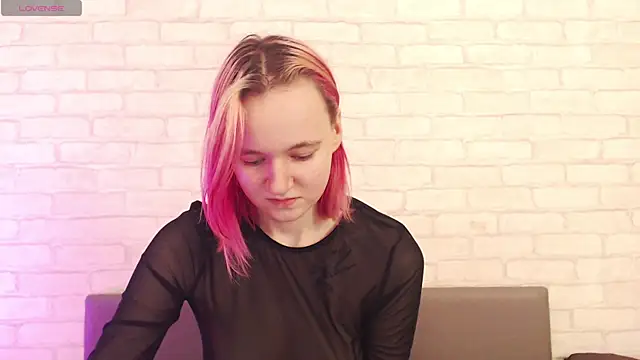 Ericha Stone online show from November 2025 01:27:01 AM