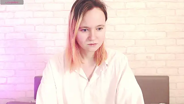 Ericha Stone online show from March 2026 01:49:02 AM