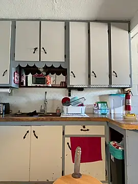 StylishEchium online show from April 2026 07:40:02 PM