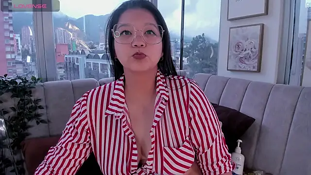 Snapshot of Scarlet__whithe chatting on September 2025 12:17:02 PM Scarlet whithe online show from September 2025 12:17:02 PM