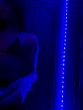 VeronicaSaenzx online show from November 2025 09:36:01 PM