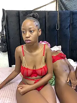 SexyPetitex25 online show from March 2026 07:31:02 PM