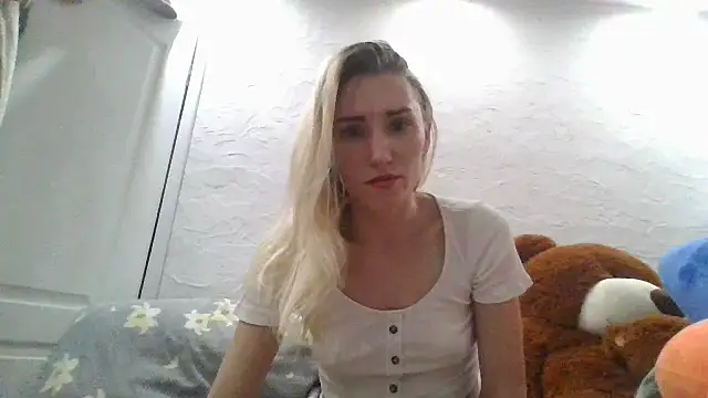 Adrianachanel online show from October 2025 04:35:02 PM