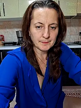 Fluturas2 online show from November 2025 09:11:01 PM