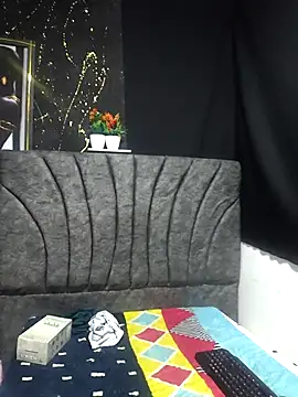 Snapshot of AmberGold- chatting on September 2025 09:09:01 AM AmberGold- online show from September 2025 09:09:01 AM
