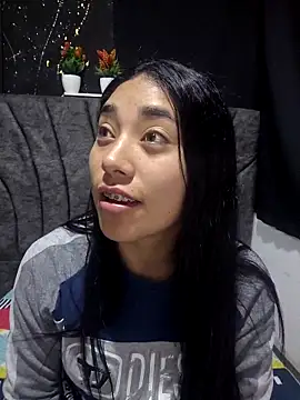 Snapshot of AmberGold- chatting on September 2025 09:08:02 AM AmberGold- online show from September 2025 09:08:02 AM