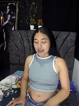 Snapshot of AmberGold- chatting on September 2025 09:33:02 AM AmberGold- online show from September 2025 09:33:02 AM