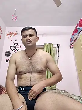 Frvgggghh online show from December 2025 06:03:01 PM