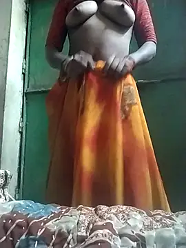 Snapshot of Hita_Grewal chatting on October 2025 03:58:01 PM Hita Grewal online show from October 2025 03:58:01 PM