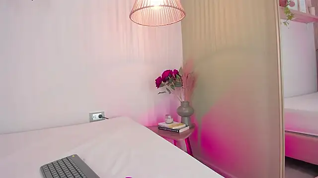 Cristalfoxy  online show from November 2025 07:43:01 PM