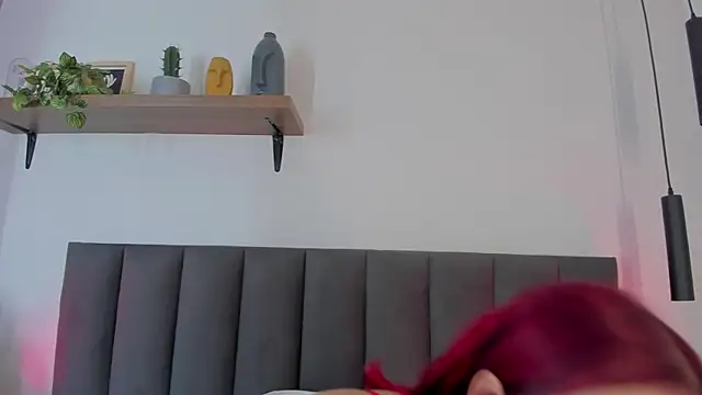 Cristalfoxy  online show from May 2026 07:34:02 PM
