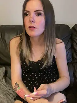 Snapshot of SexyLoLoUK chatting on September 2025 09:51:01 PM SexyLoLoUK online show from September 2025 09:51:01 PM