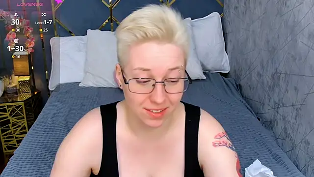 AlexandraGreen online show from November 2025 03:58:01 PM