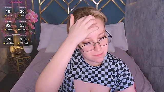 AlexandraGreen online show from April 2026 09:05:02 PM