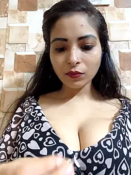 Snapshot of QUEEN-ADITI chatting on September 2025 01:44:02 PM QUEEN-ADITI online show from September 2025 01:44:02 PM