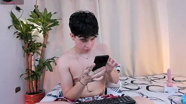 mrhot night online show from April 2026 11:07:02 PM