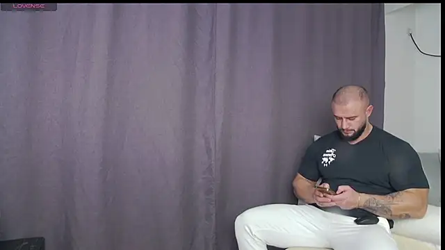 RickyMiami1 online show from November 2025 07:46:02 PM