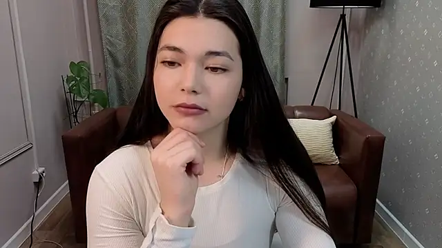 Snapshot of Albi_Glow chatting on November 2025 04:40:02 AM Albi Glow online show from November 2025 04:40:02 AM