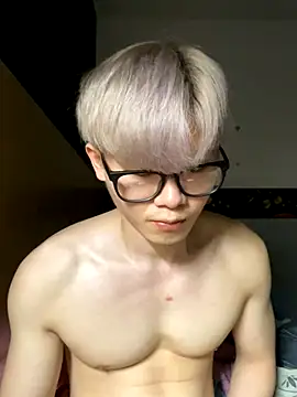 Snapshot of zachlee_69 chatting on October 2025 09:35:02 PM zachlee 69 online show from October 2025 09:35:02 PM