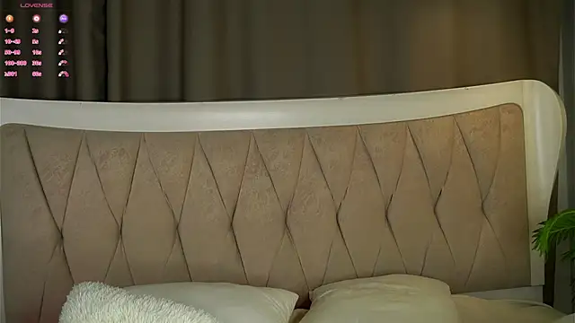 Snapshot of MarciDarugar chatting on October 2025 03:09:01 PM MarciDarugar online show from October 2025 03:09:01 PM