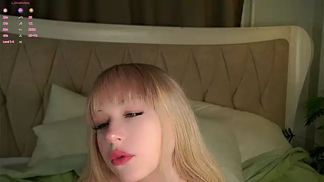 Snapshot of MarciDarugar chatting on October 2025 03:05:02 PM MarciDarugar online show from October 2025 03:05:02 PM