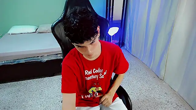 dilan hott  online show from September 2025 08:31:01 PM