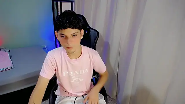 dilan hott  online show from September 2025 08:14:01 PM