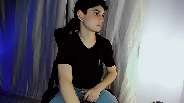 dilan hott  online show from October 2025 11:57:02 PM