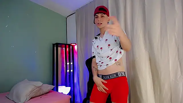 dilan hott  online show from November 2025 07:54:01 PM