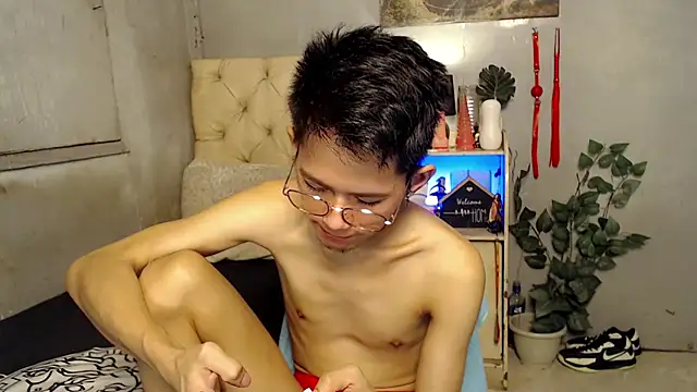 Snapshot of Skinny_CumLoader69 chatting on September 2025 04:17:01 PM Skinny CumLoader69 online show from September 2025 04:17:01 PM