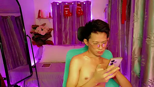 Snapshot of Skinny_CumLoader69 chatting on November 2025 07:57:01 PM Skinny CumLoader69 online show from November 2025 07:57:01 PM