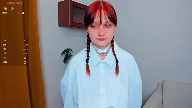 Snapshot of KatyKufel chatting on September 2025 06:44:02 PM KatyKufel online show from September 2025 06:44:02 PM