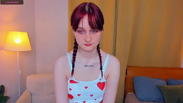 Snapshot of KatyKufel chatting on October 2025 06:30:01 PM KatyKufel online show from October 2025 06:30:01 PM