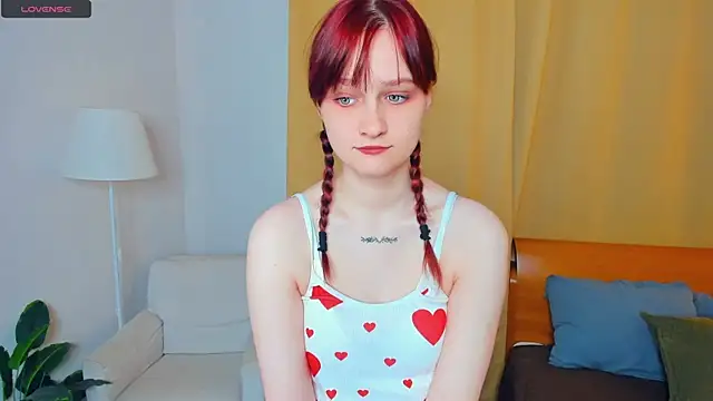 Snapshot of KatyKufel chatting on October 2025 06:35:02 PM KatyKufel online show from October 2025 06:35:02 PM