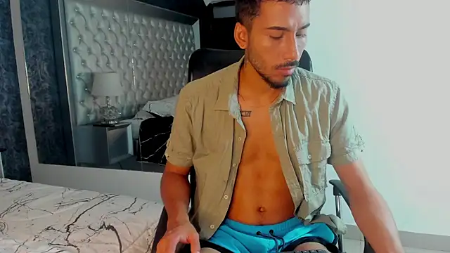 JhosuaCollins  online show from September 2025 05:13:01 PM