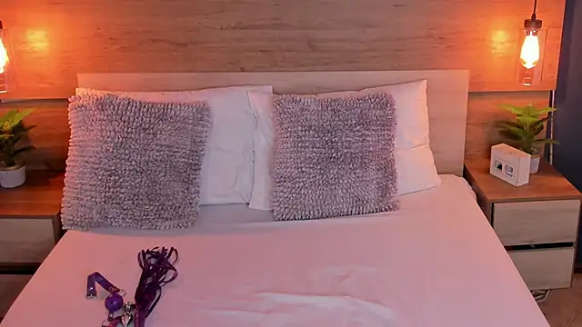 SusanAdams1 online show from November 2025 12:59:01 PM